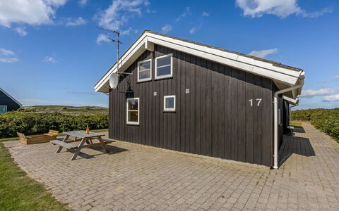 Aiana - 300M from the Sea: Hus, Tag, Hjem, Sommerhus, Busk, Bunddække, Estate, Stuehus, Sidespor, Garden Bygninger