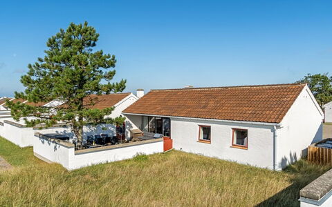 Enwald - 700M from the Sea: Himmel, Hus, Tag, Hjem, Arkitektur, Boligområde, Land Lot, Sommerhus, Menneskelig Bosættelse, Landdistrikt