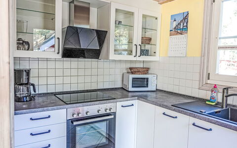 Haus 207: Køkken, Køkken Apparat, Countertop, Cabinetry, Større Bandage, Gulvbelægning, Indretning, Træ, Etage, Husholdningsapparat