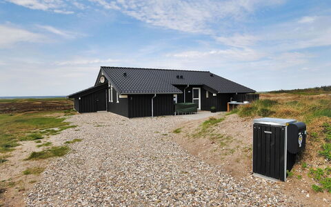 Arisa - 100M to the Fjord: Hus, Tag, Hjem, Sommerhus, Busk, Bunddække, Estate, Stuehus, Sidespor, Garden Bygninger