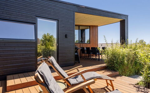Karitte - 300M from the Sea: Træ, Hjem, Veranda, Dæk, Hårdttræ, Tag, Bejdse, Trægulve, Eco Hotel