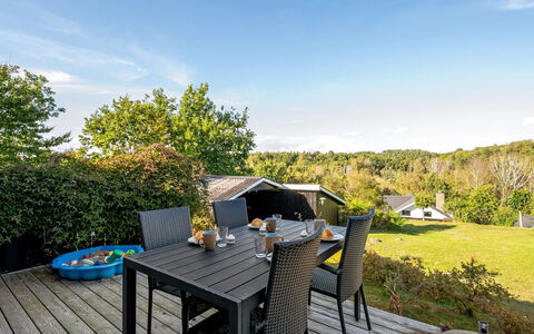 Eggertsine - 1.2Km from the Sea: Træ, Hjem, Veranda, Dæk, Hårdttræ, Tag, Bejdse, Trægulve, Eco Hotel