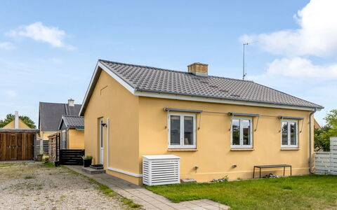 Alpi - 270M from the Sea: Træ, Møbel, Lejlighed, Værelse, Loft, Bejdse, Stol, Hårdttræ, Klarlak, Tømmer