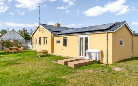Alpi - 270M from the Sea: Træ, Møbel, Lejlighed, Værelse, Loft, Bejdse, Stol, Hårdttræ, Klarlak, Tømmer