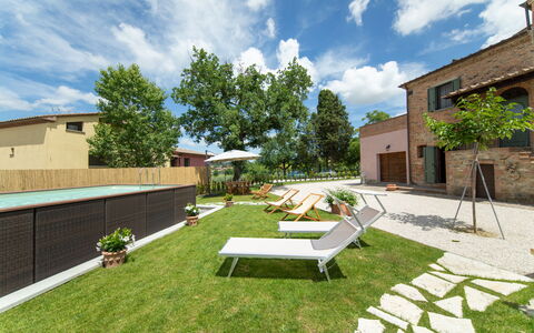 Holiday Home Croce With Spa: Boligområde, Have, Land Lot, Udendørs Møbler, Hjem, Skygge, Backyard, Svømmepøl, Landscaping, Estate