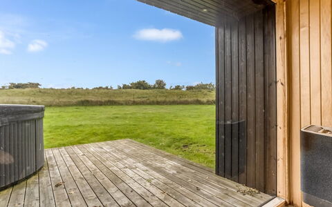 Litle - 30M from the Sea: Blå, Sommerhus, Hus, Hjem, Stuehus, Estate, Sidespor