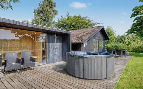 Litle - 30M from the Sea: Blå, Sommerhus, Hus, Hjem, Stuehus, Estate, Sidespor