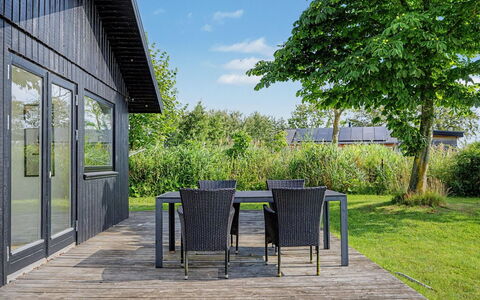 Litle - 30M from the Sea: Blå, Sommerhus, Hus, Hjem, Stuehus, Estate, Sidespor