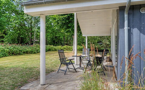 Talitha - 40M from the Sea: Skygge, Kolonne, Udendørs Møbler, Veranda, Have, Loft, Udendørs Struktur, Stol, Backyard, Landscaping