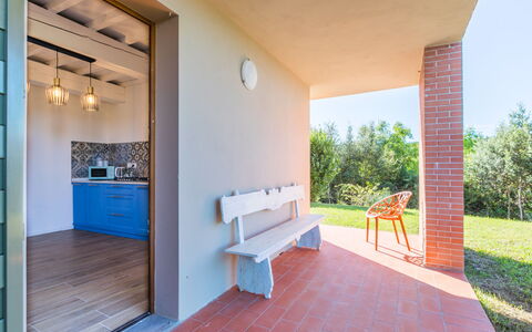 Albachiara: Lejlighed, Estate, Gård, Lawn, Landscaping, Altan, Villa