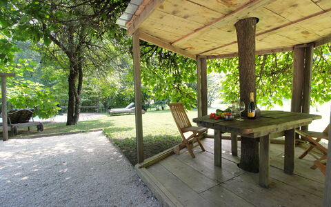 Chalet Fagarè, Pool, Sauna, Prosecco Hills: Møbel, Træ, Udendørs Møbler, Skygge, Bord, Udendørs Bord, Veranda, Stol, Hårdttræ, Udendørs Struktur
