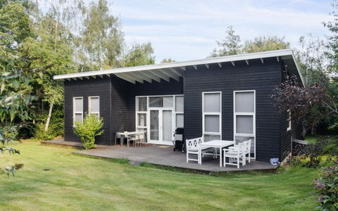 Erikke - 575M from the Sea: Træ, Møbel, Lejlighed, Værelse, Loft, Bejdse, Stol, Hårdttræ, Klarlak, Tømmer