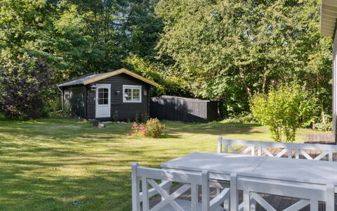 Erikke - 575M from the Sea: Træ, Møbel, Lejlighed, Værelse, Loft, Bejdse, Stol, Hårdttræ, Klarlak, Tømmer
