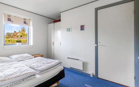 Mainio - 800M from the Sea: Etage, Soveværelse, Loft, Værelse, Seng, Sengetøj, Bed Frame, Sengetøj, Dagslys, Gips