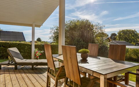 Quanna - 450M from the Sea: Sommerhus, Backyard, Gård, Garden Bygninger, Skur, Sidespor, Udendørs Møbler, Bjælkehytte, Udendørs Struktur, Hytte