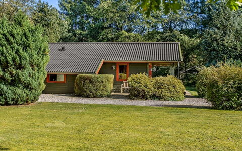 Aron - 30Km from the Sea: Tag, Sommerhus, Hjem, Stuehus, Have, Lawn, Estate, Gård, Garden Bygninger, Landscaping