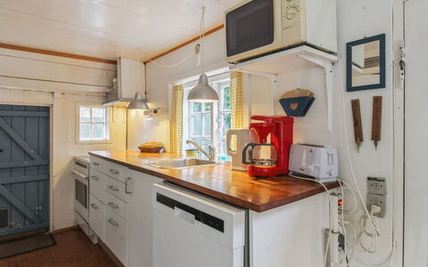 Thorfrid - 1Km from the Sea: Gulvbelægning, Træ, Indretning, Etage, Køkken, Loft, Countertop, Værelse, Cabinetry, Møbel