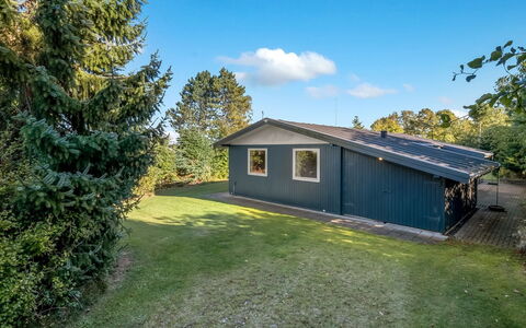 Leani - 150M from the Sea: Græs, Græs-, Land Lot, Sommerhus, Landdistrikt, Eng, Garden Bygninger, Have, Skur