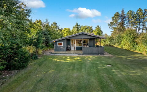 Leani - 150M from the Sea: Græs, Græs-, Land Lot, Sommerhus, Landdistrikt, Eng, Garden Bygninger, Have, Skur