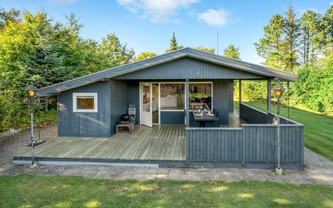 Leani - 150M from the Sea: Græs, Græs-, Land Lot, Sommerhus, Landdistrikt, Eng, Garden Bygninger, Have, Skur