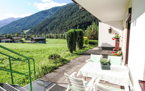 Gortipohl 620: Hjem, Bjergkæde, Hill Station, Dal, Lawn, Altan, Skygge, Alps, Gård, Veranda
