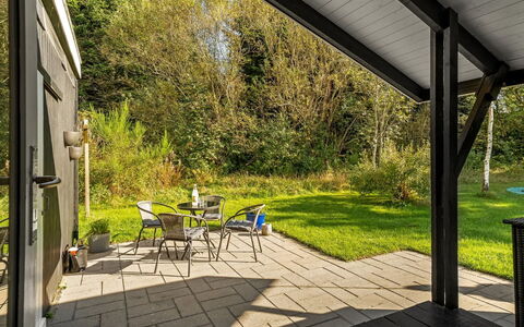 Inola - 3.5Km from the Sea: Blå, Busk, Sommerhus, Bunddække, Have, Estate, Skygge, Landscaping, Stuehus, Eco Hotel