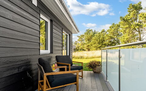 Sarika - 500M from the Sea: Blå, Busk, Sommerhus, Bunddække, Have, Estate, Skygge, Landscaping, Stuehus, Eco Hotel