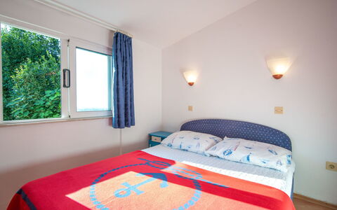 Plavi: Indretning, Møbel, Loft, Etage, Lejlighed, Soveværelse, Seng, Hotel, Bejdse, Stol
