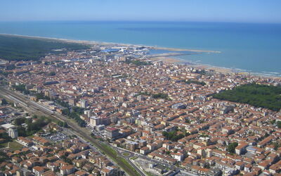 Viareggio 623: Daytime, Luftfotografering, Byområde, Fugleperspektiv, Horisont, Boligområde, Landskab, Kvarter, Hovedstadsområde, Kyst