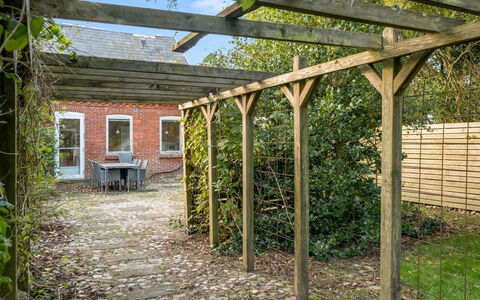 Nette - 2Km to the Fjord: Sommerhus, Backyard, Gård, Garden Bygninger, Skur, Sidespor, Udendørs Møbler, Bjælkehytte, Udendørs Struktur, Hytte