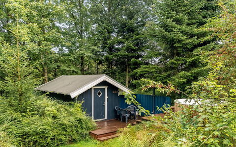 Velika - 300M to the Fjord: Busk, Sommerhus, Have, Garden Bygninger, Skur, Bunddække, Backyard, Sidespor, Landscaping, Lawn