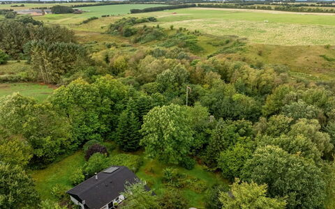 Velika - 300M to the Fjord: Sommerhus, Backyard, Gård, Garden Bygninger, Skur, Sidespor, Udendørs Møbler, Bjælkehytte, Udendørs Struktur, Hytte