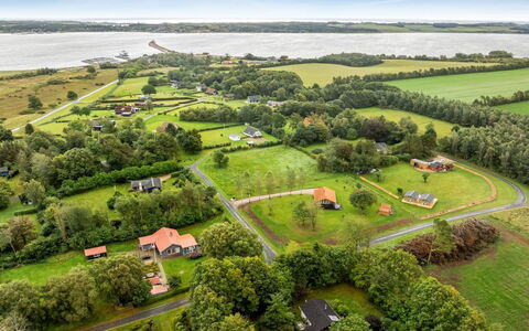 Velika - 300M to the Fjord: Sommerhus, Backyard, Gård, Garden Bygninger, Skur, Sidespor, Udendørs Møbler, Bjælkehytte, Udendørs Struktur, Hytte