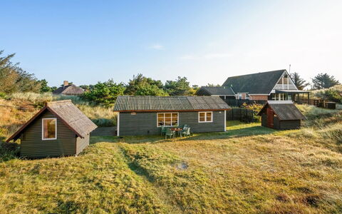 Acucena - 500M from the Sea: Sommerhus, Backyard, Gård, Garden Bygninger, Skur, Sidespor, Udendørs Møbler, Bjælkehytte, Udendørs Struktur, Hytte