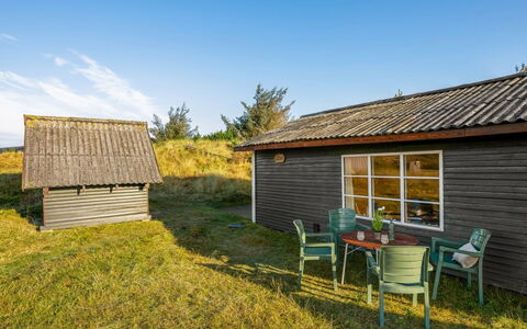Acucena - 500M from the Sea: Sommerhus, Backyard, Gård, Garden Bygninger, Skur, Sidespor, Udendørs Møbler, Bjælkehytte, Udendørs Struktur, Hytte