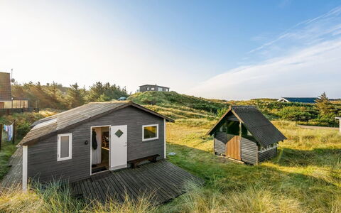 Acucena - 500M from the Sea: Sommerhus, Backyard, Gård, Garden Bygninger, Skur, Sidespor, Udendørs Møbler, Bjælkehytte, Udendørs Struktur, Hytte