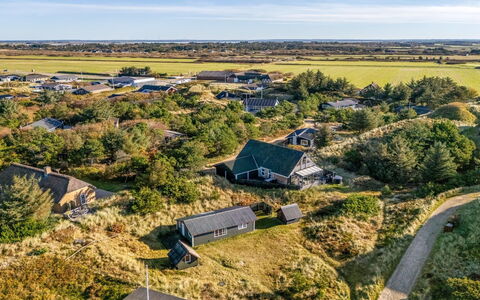 Acucena - 500M from the Sea: Sommerhus, Backyard, Gård, Garden Bygninger, Skur, Sidespor, Udendørs Møbler, Bjælkehytte, Udendørs Struktur, Hytte