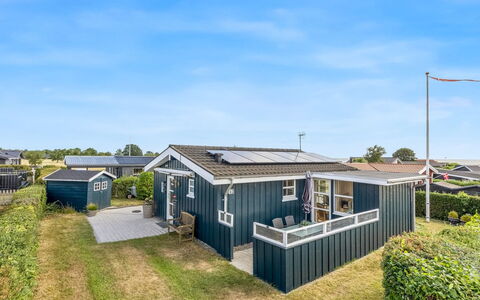 Skarthi - 200M from the Sea: Tag, Hjem, Boligområde, Hus, Sommerhus, Estate, Sidespor, Forstad, Landscaping, Design