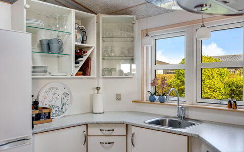 Skarthi - 200M from the Sea: Indretning, Køkken, Køkken Apparat, Cabinetry, Loft, Countertop, Belysning, Større Bandage, Gulvbelægning, Husholdningsapparat