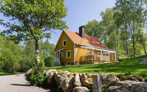 Leas Pärla: Sommerhus, Hus, Hjem, Land Lot, Tag, Landdistrikt, Stuehus, Estate, Have, Lawn