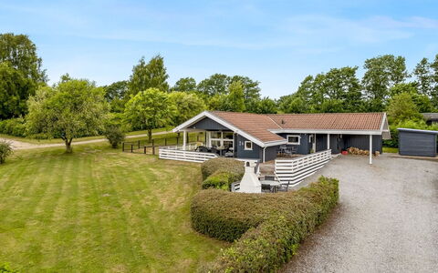 Joonatan - 900M from the Sea: Tag, Hus, Hjem, Sommerhus, Dør, Sidespor, Dæk, Veranda, Planke, Hårdttræ