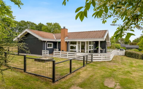 Joonatan - 900M from the Sea: Tag, Hus, Hjem, Sommerhus, Dør, Sidespor, Dæk, Veranda, Planke, Hårdttræ