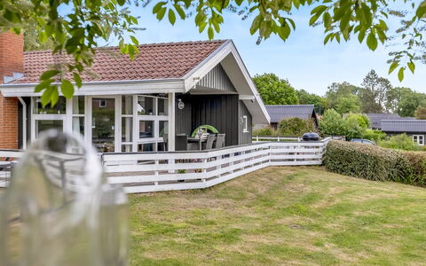 Joonatan - 900M from the Sea: Tag, Hus, Hjem, Sommerhus, Dør, Sidespor, Dæk, Veranda, Planke, Hårdttræ