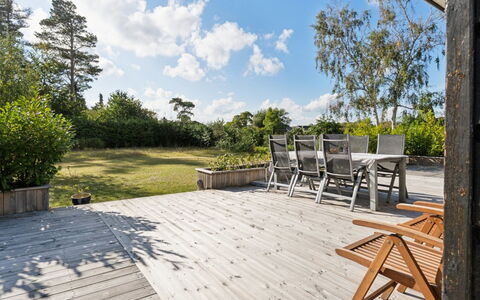 Alvia - 1.6Km from the Sea: Vegetationen, Busk, Forår, Sommerhus, Have, Skygge, Backyard, Gård, Stol