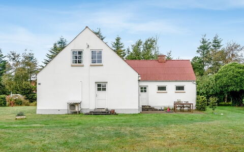 Kätlin - 900M from the Sea: Træ, Møbel, Lejlighed, Værelse, Loft, Bejdse, Stol, Hårdttræ, Klarlak, Tømmer