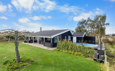 Rolfkarl - 250M from the Sea: Blå, Sommerhus, Hus, Hjem, Stuehus, Estate, Sidespor