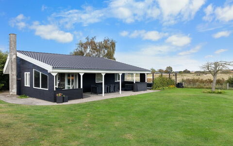 Rolfkarl - 250M from the Sea: Blå, Sommerhus, Hus, Hjem, Stuehus, Estate, Sidespor