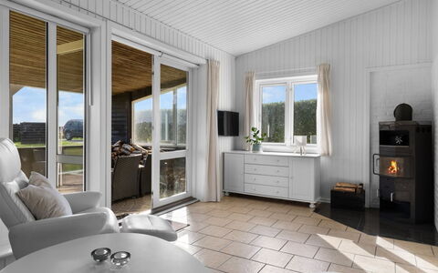 Rolfkarl - 250M from the Sea: Blå, Sommerhus, Hus, Hjem, Stuehus, Estate, Sidespor
