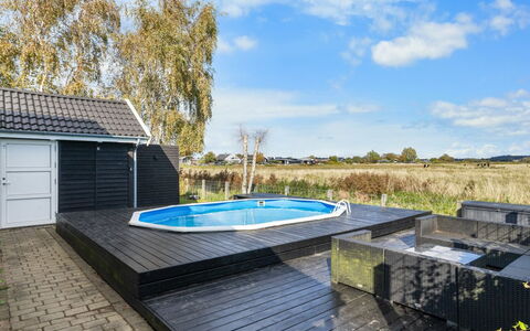 Rolfkarl - 250M from the Sea: Blå, Sommerhus, Hus, Hjem, Stuehus, Estate, Sidespor