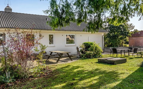 Ritha - 30Km from the Sea: Sommerhus, Backyard, Gård, Garden Bygninger, Skur, Sidespor, Udendørs Møbler, Bjælkehytte, Udendørs Struktur, Hytte